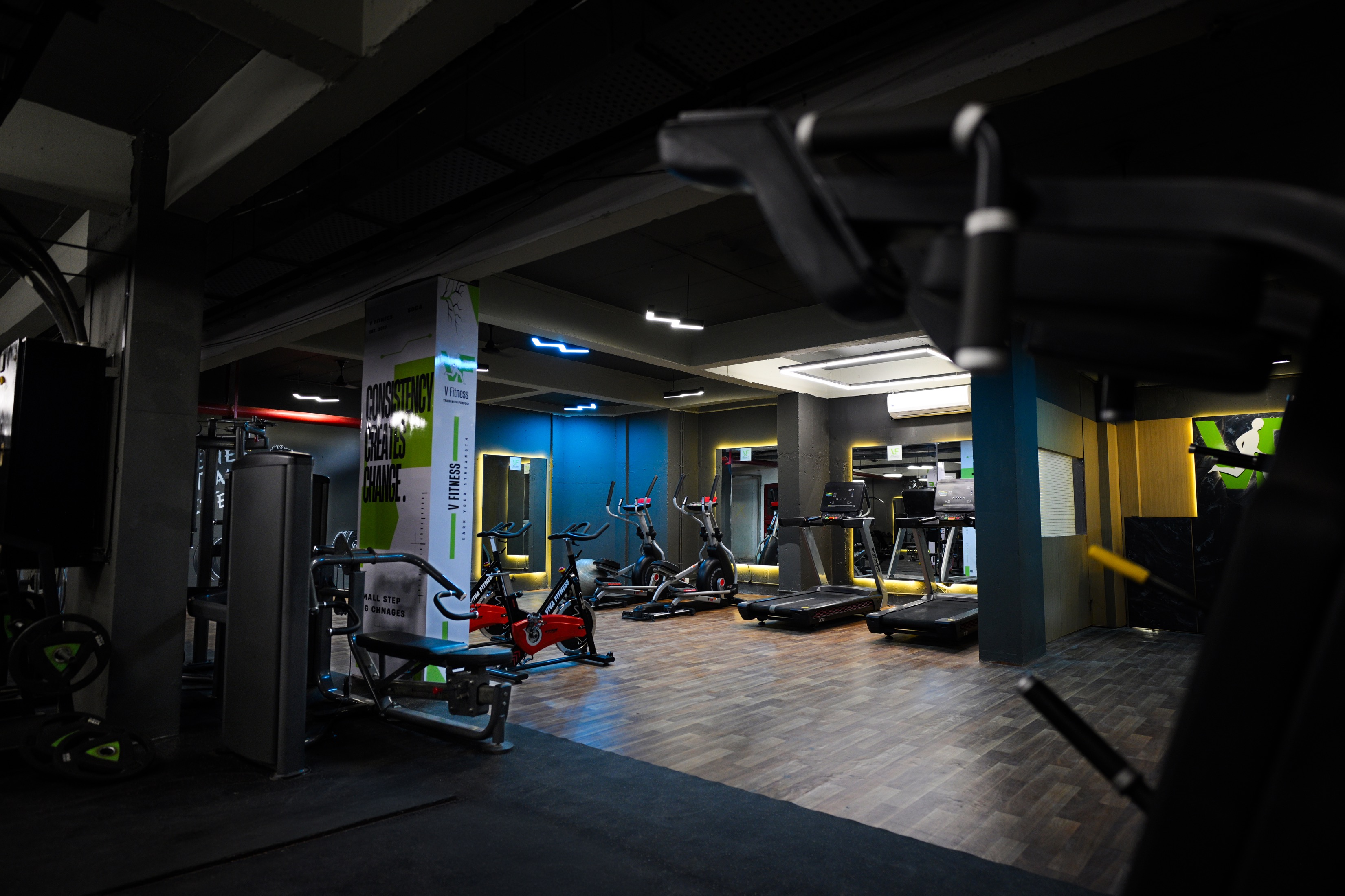 V Fitness training floor